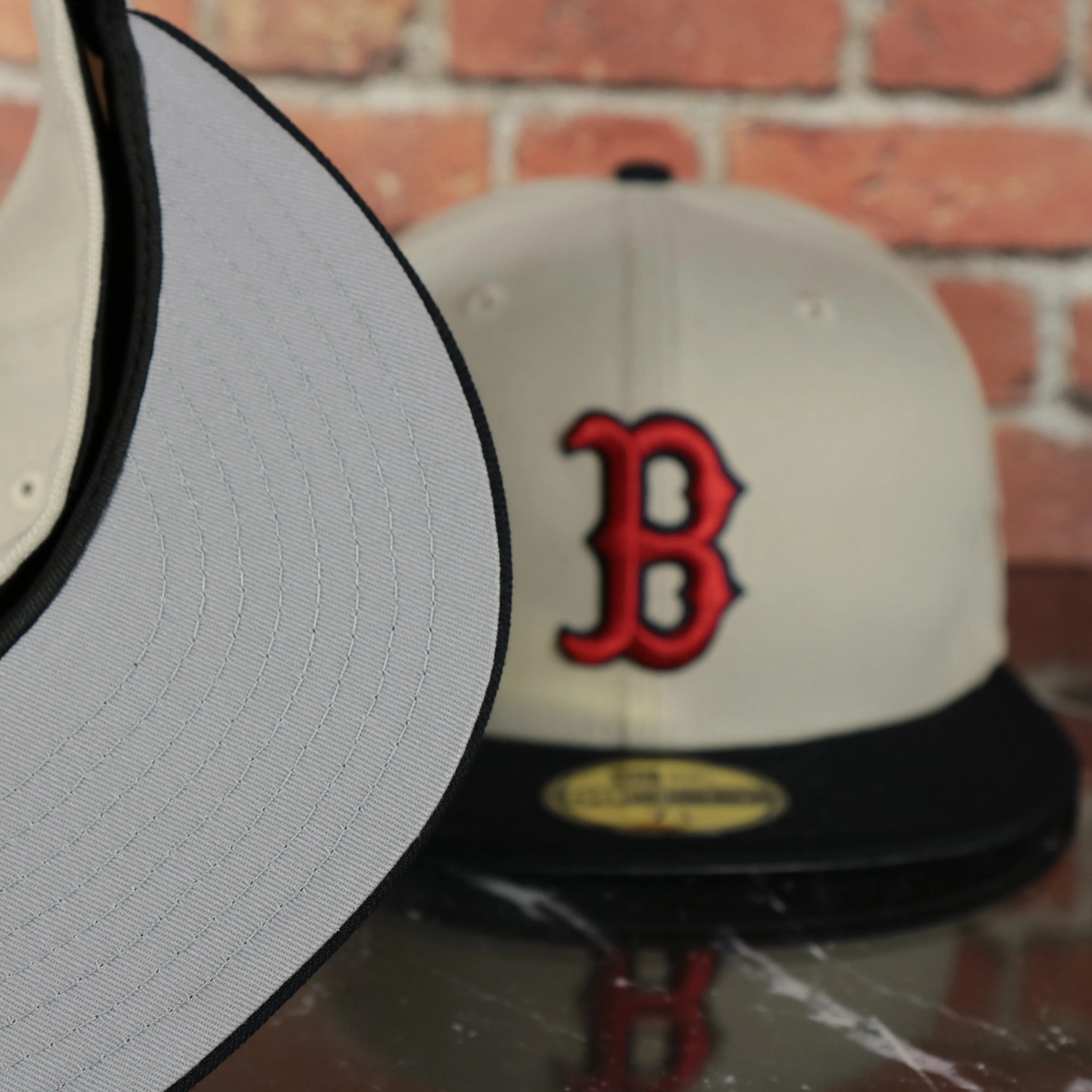 Boston Red Sox World Class 9-Time World Series Champions Two Tone Grey Bottom | Sand/Navy 59Fifty Fitted Cap